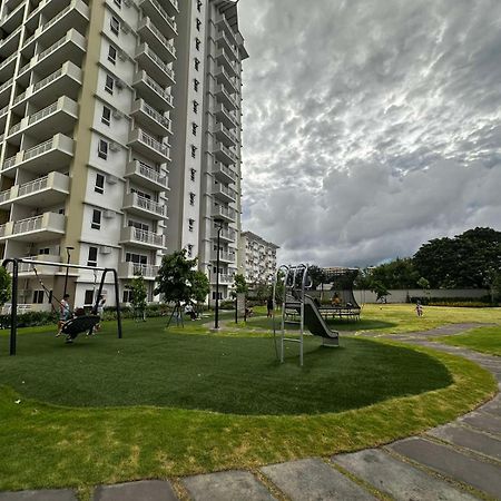 2 Bedroom Condo Unit Near Sm Bf & Naia At The Atherton By Dmci With 2 Balcony Paranaque City Екстериор снимка