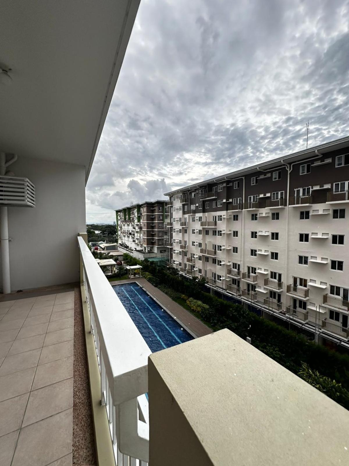 2 Bedroom Condo Unit Near Sm Bf & Naia At The Atherton By Dmci With 2 Balcony Paranaque City Екстериор снимка