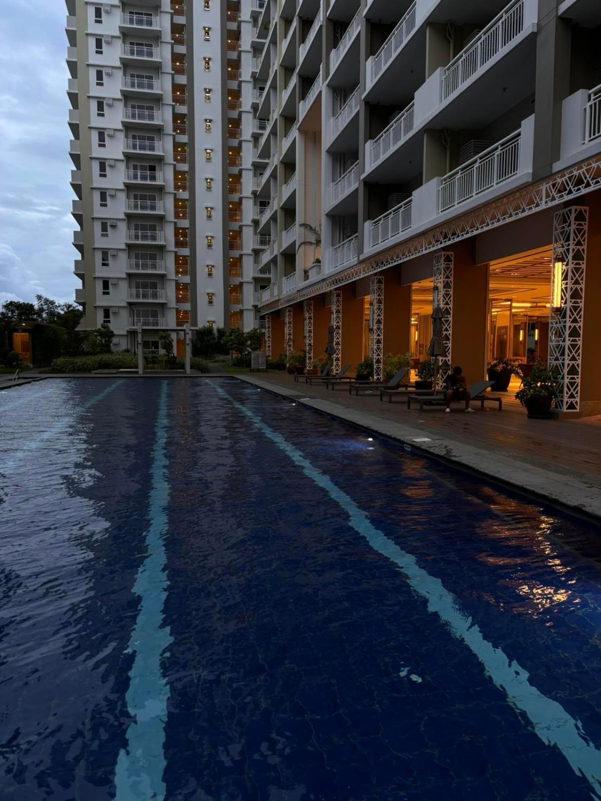 2 Bedroom Condo Unit Near Sm Bf & Naia At The Atherton By Dmci With 2 Balcony Paranaque City Екстериор снимка