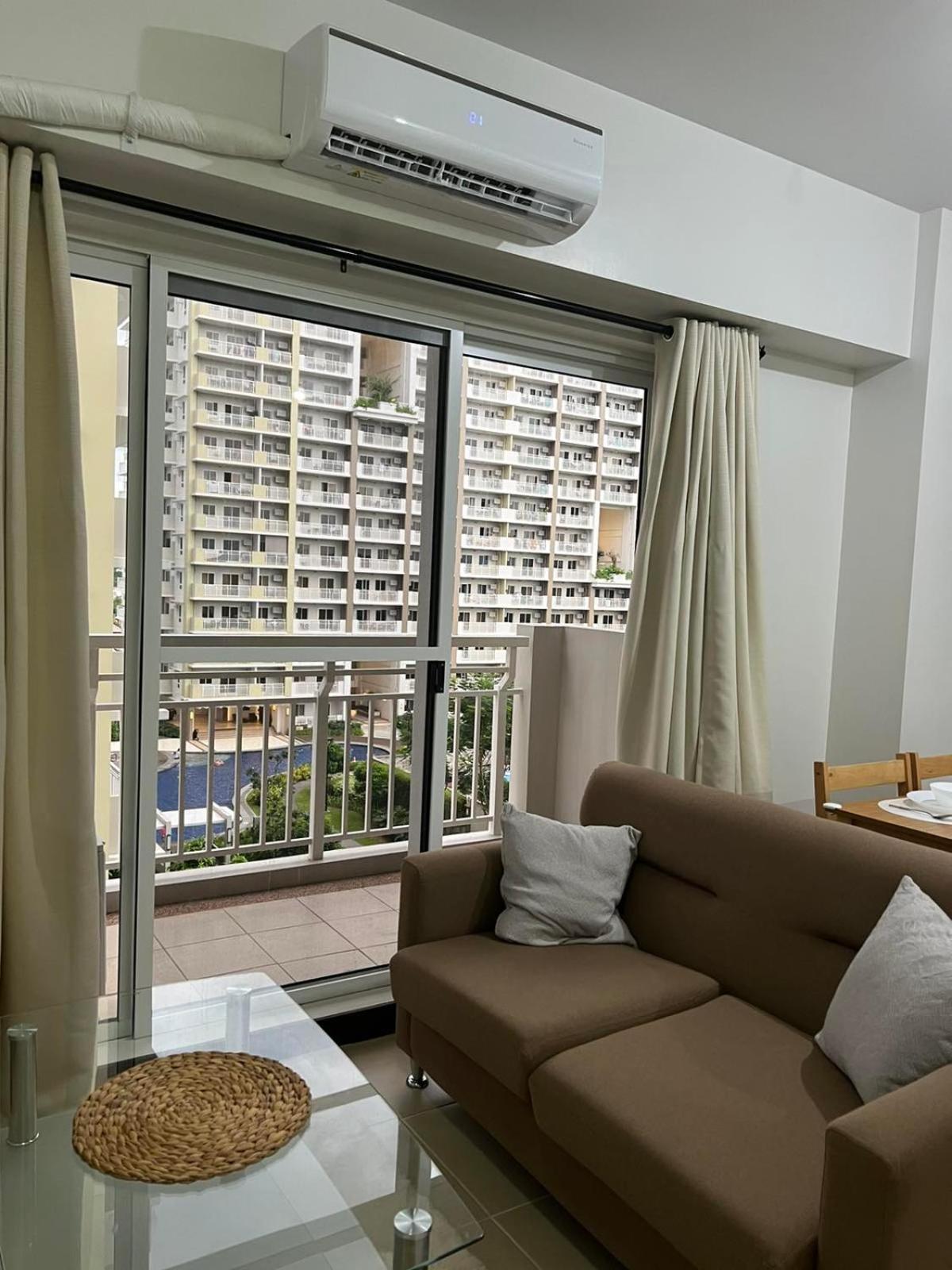 2 Bedroom Condo Unit Near Sm Bf & Naia At The Atherton By Dmci With 2 Balcony Paranaque City Екстериор снимка