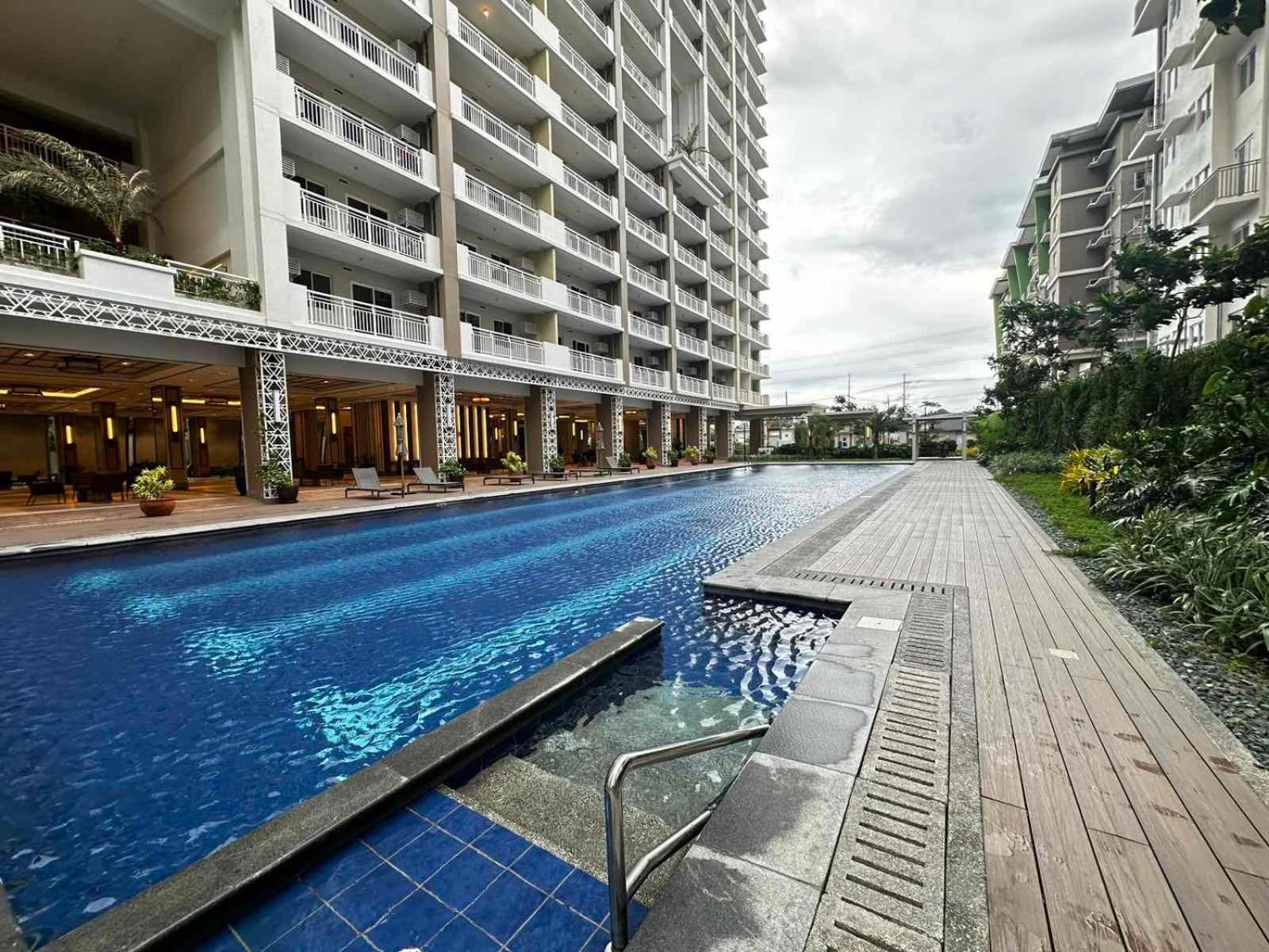 2 Bedroom Condo Unit Near Sm Bf & Naia At The Atherton By Dmci With 2 Balcony Paranaque City Екстериор снимка