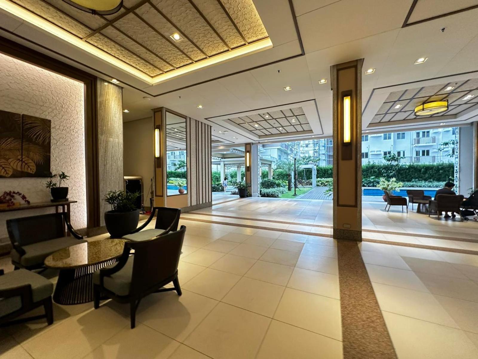2 Bedroom Condo Unit Near Sm Bf & Naia At The Atherton By Dmci With 2 Balcony Paranaque City Екстериор снимка