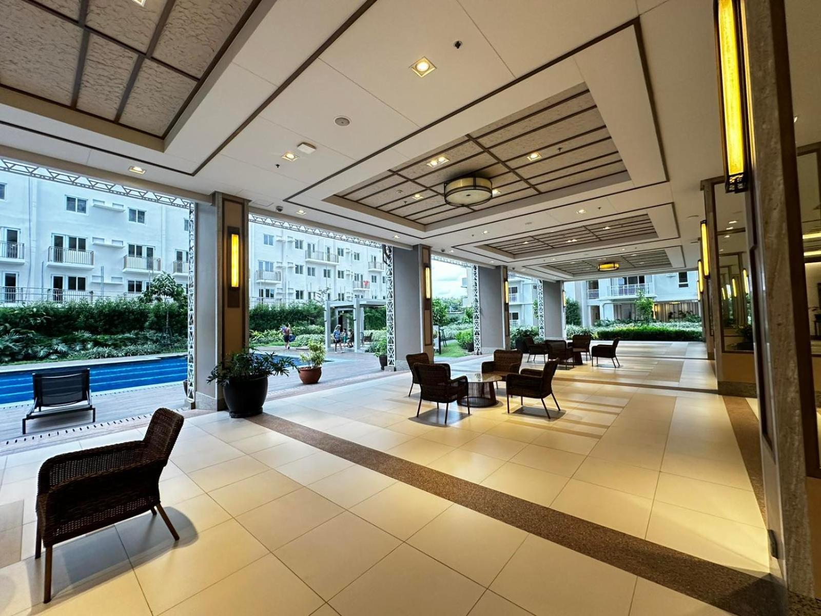 2 Bedroom Condo Unit Near Sm Bf & Naia At The Atherton By Dmci With 2 Balcony Paranaque City Екстериор снимка