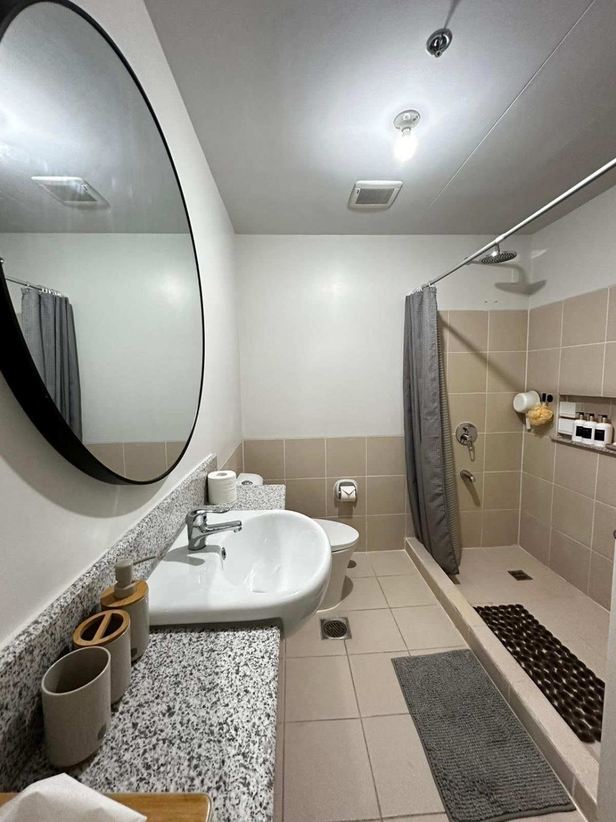 2 Bedroom Condo Unit Near Sm Bf & Naia At The Atherton By Dmci With 2 Balcony Paranaque City Екстериор снимка