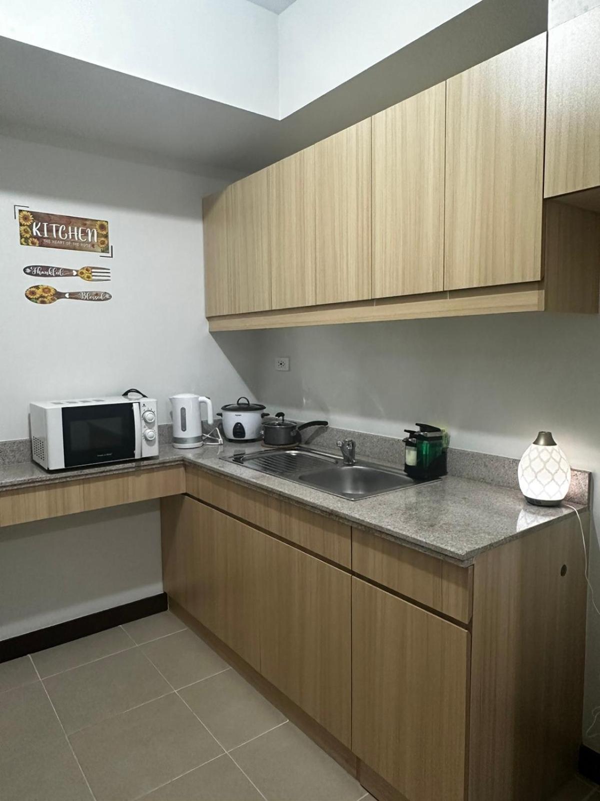 2 Bedroom Condo Unit Near Sm Bf & Naia At The Atherton By Dmci With 2 Balcony Paranaque City Екстериор снимка