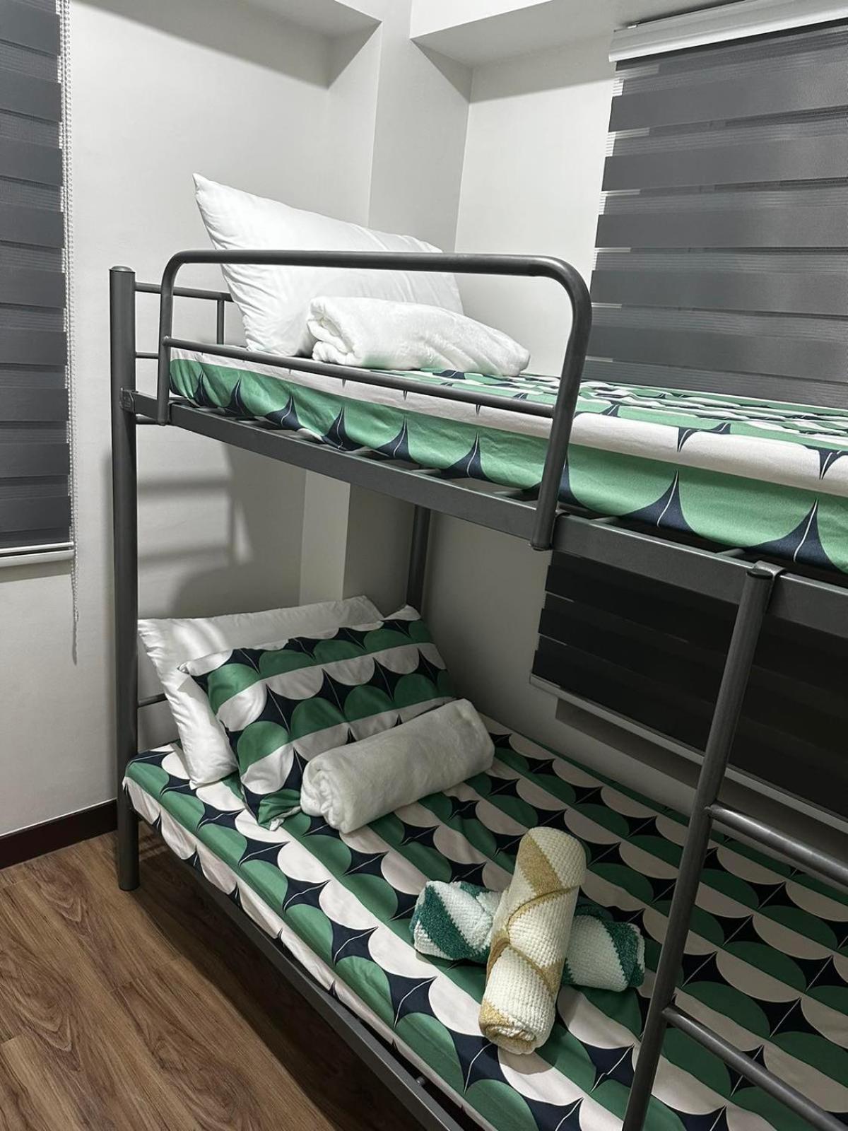 2 Bedroom Condo Unit Near Sm Bf & Naia At The Atherton By Dmci With 2 Balcony Paranaque City Екстериор снимка